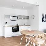 דירה Moderne Neue Zum Wohlfuehlen Im Boardinghouse Bed & Butter *